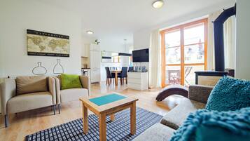 Apartment (Mysliwska 40/1) | Laptop workspace, iron/ironing board, free WiFi, bed sheets