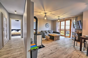 Apartment (Mysliwska 54/1) | Living area | Flat-screen TV, DVD player