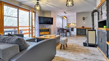 Appartamento (Mysliwska 54/1) | Area soggiorno | TV a schermo piatto, lettore DVD