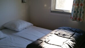 Individually decorated, individually furnished, iron/ironing board - Camping Fleur d'Oléron (Saint-Pierre-d'Oleron)