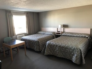 1 bedroom, desk, blackout curtains, free WiFi - Arbour Ridge Inn & Suites (Kindersley)