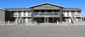 Arbour Ridge Inn & Suites