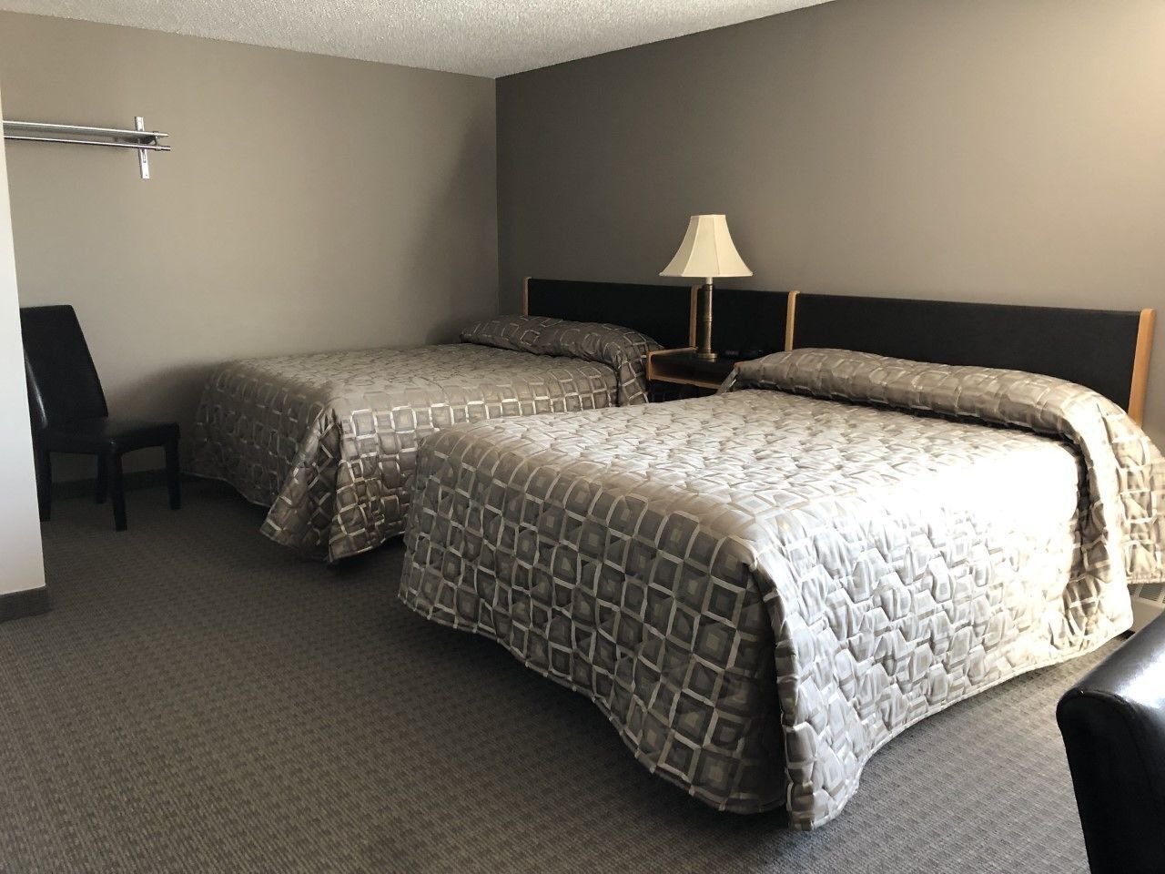 1 bedroom, desk, blackout drapes, free WiFi