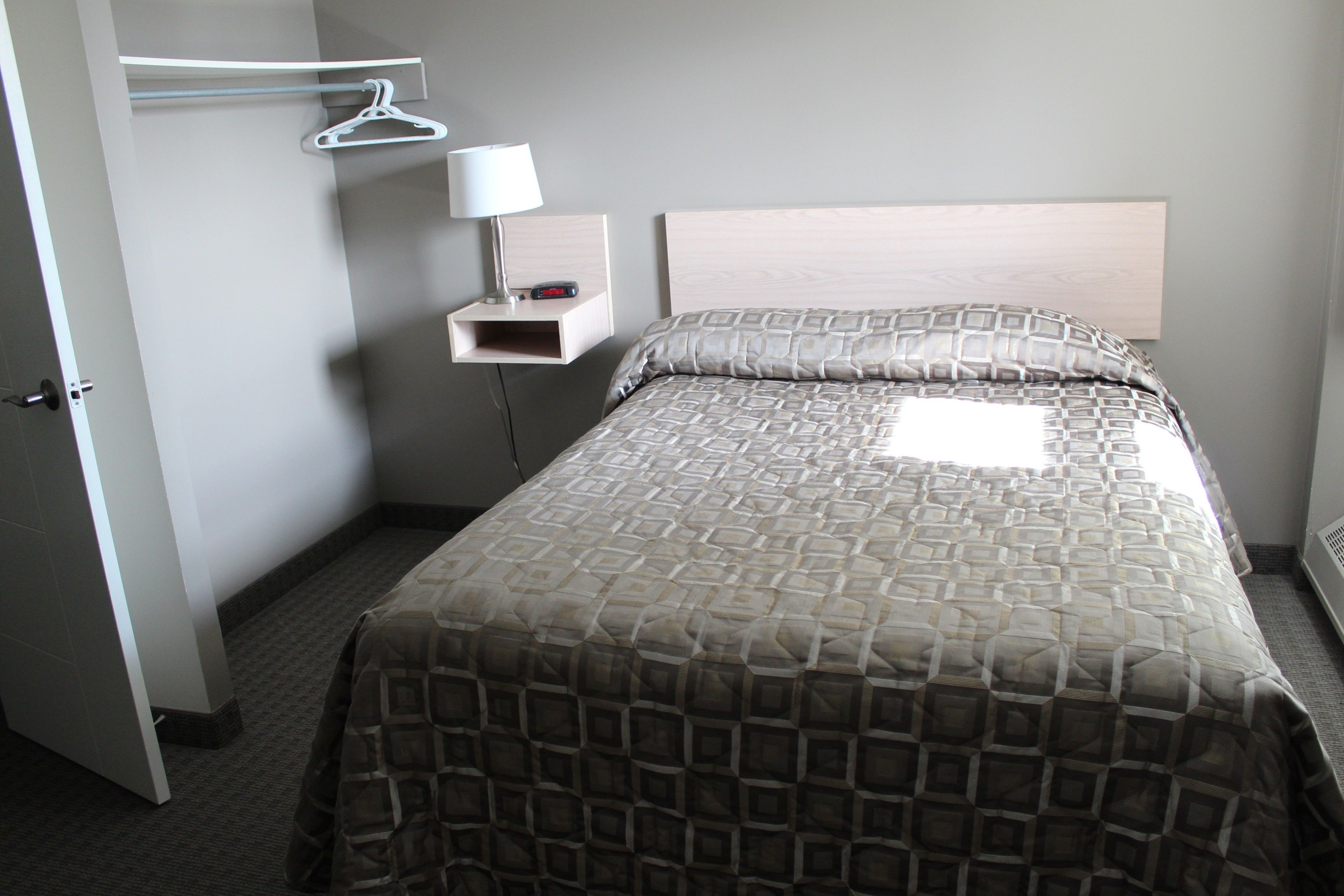 1 bedroom, desk, blackout drapes, free WiFi