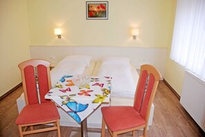 1 bedroom, WiFi, bed sheets