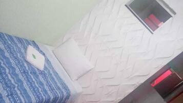 Escrivaninha, cortinas blackout, berços (sobretaxa), Wi-Fi de cortesia