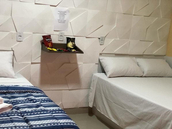 Desk, blackout drapes, cribs/infant beds, free WiFi - Pousada Executive Express - Próximo ao Aeroporto (Goiania)