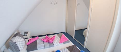 3 間睡房、熨斗/熨衫板、可攜式嬰兒床、Wi-Fi