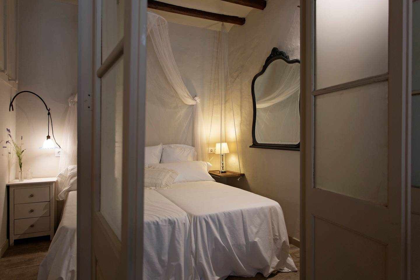 1 室のベッドルーム、アイロン / アイロン台、WiFi (無料)、ベッドシーツ