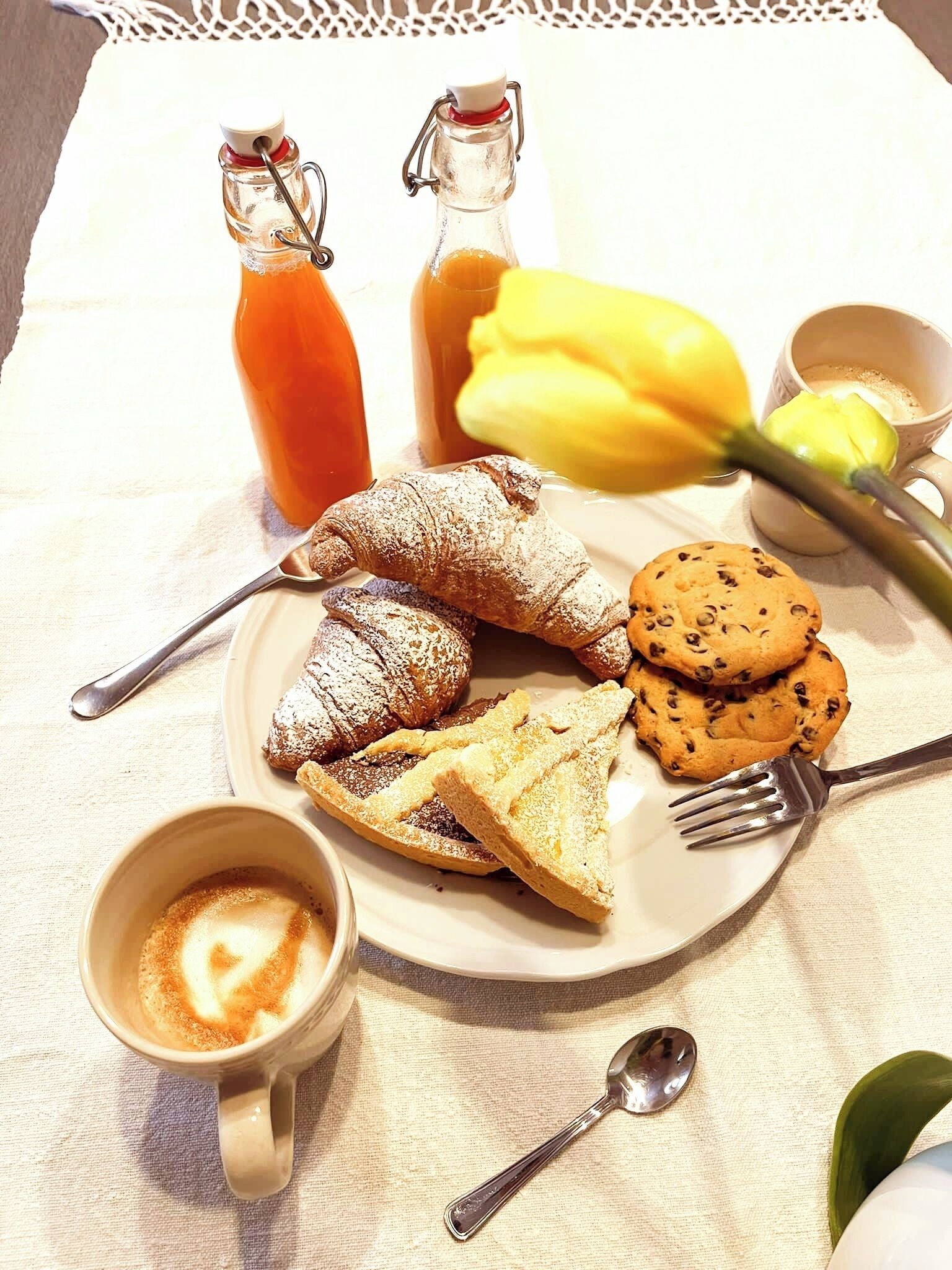 Khu vực ăn uống tại phòng
