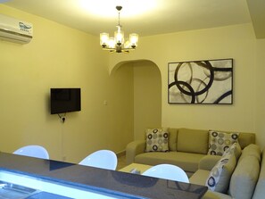 Apartment, 3 Schlafzimmer | Wohnbereich