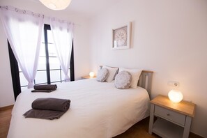 Bed sheets - Surfers Retreat - Hostel - Adults Only (La Oliva)