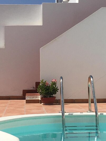Surfers Retreat - Hostel - Adults Only