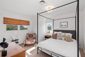 Hair dryer, bathrobes, slippers, towels - Villa Romina (Amagansett)