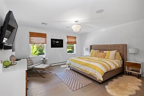 吹風機、浴袍、拖鞋、毛巾