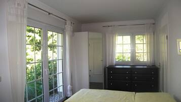 1 chambre, fer et planche Ă repasser, Wi-Fi, draps fournis