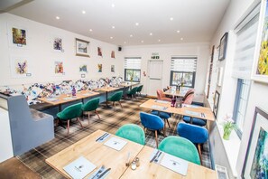 Breakfast, lunch and dinner served - The Saxon Inn (Bishop Auckland)