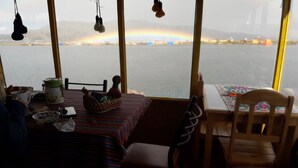 Restaurant - Uros Amaru Marka Lodge (Puno)