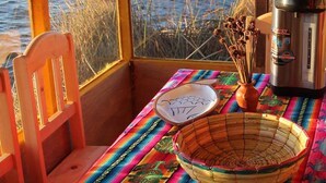 Breakfast area - Uros Amaru Marka Lodge (Puno)