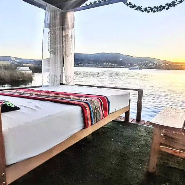 Traditional Bungalow, 1 Queen Bed | Bed sheets - Uros Amaru Marka Lodge (Puno)