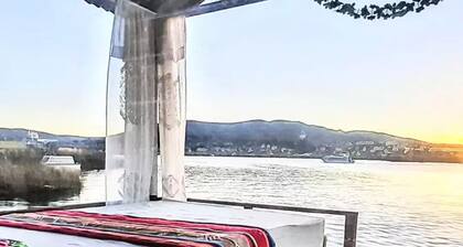 Uros Amaru Marka Lodge