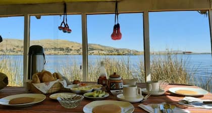 Uros Amaru Marka Lodge