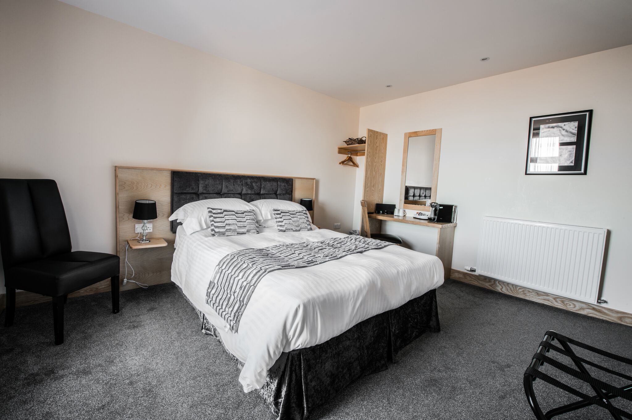 deluxe double room, 1 king bed, sea view | desk, blackout curtains, soundproofing, iron/ironing board