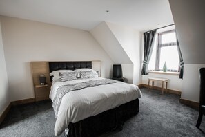 Executive-Doppelzimmer, 1 King-Bett, Meerblick | Schreibtisch, Verdunkelungsvorhänge, schallisolierte Zimmer