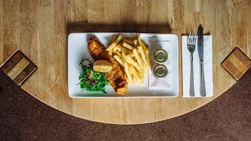 Alimentos y bebidas