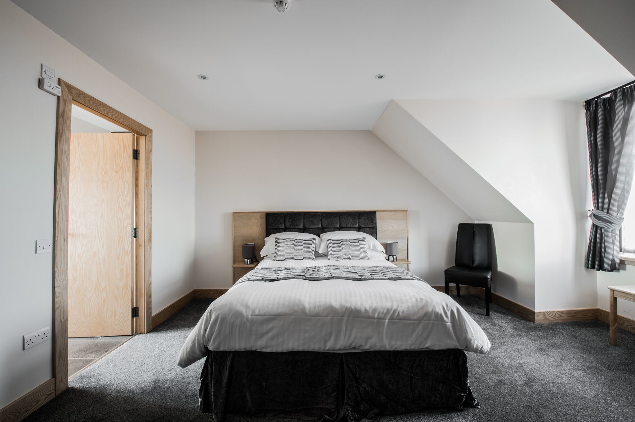 executive double room, 1 king bed, sea view | desk, blackout curtains, soundproofing, iron/ironing board