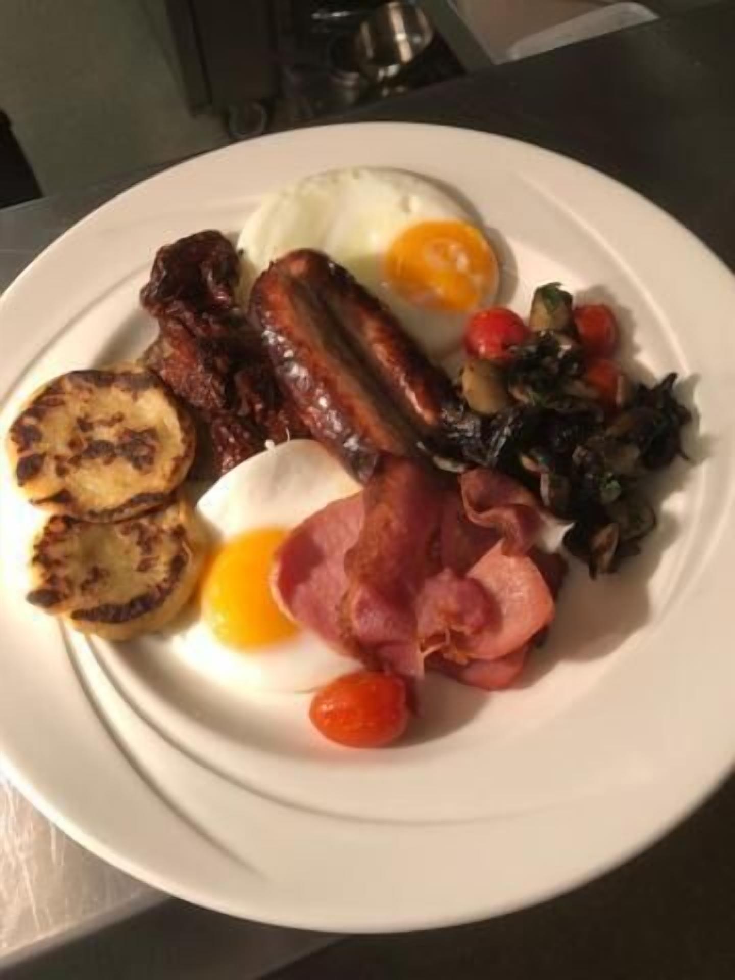 daily full breakfast (gbp 16.95 per person)