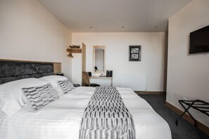 Deluxe Double Room, 1 King Bed, Sea View