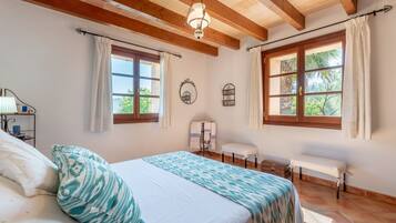 3 habitaciones, tabla de planchar con plancha y wifi gratis