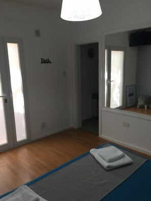 Apartment (9)