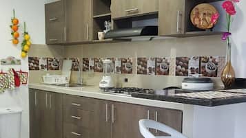 Appartement Familial, 2 chambres (Sea Breeze 2) | Cuisine privée