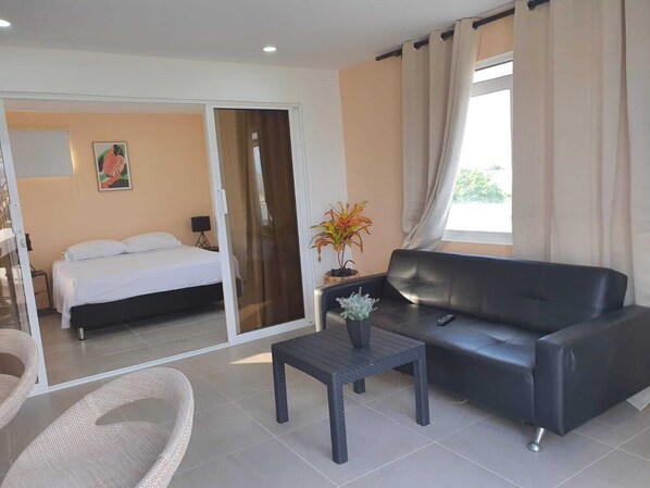 Family Apartment, 2 Bedrooms (Sea Breeze 3) | Living area | Flat-screen TV - Caribbean Sea Breeze (San Andrés)