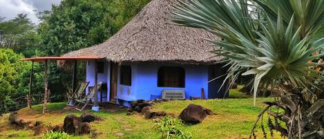 Comfort Room, Multiple Beds, Lake View (Azul) | Garden view