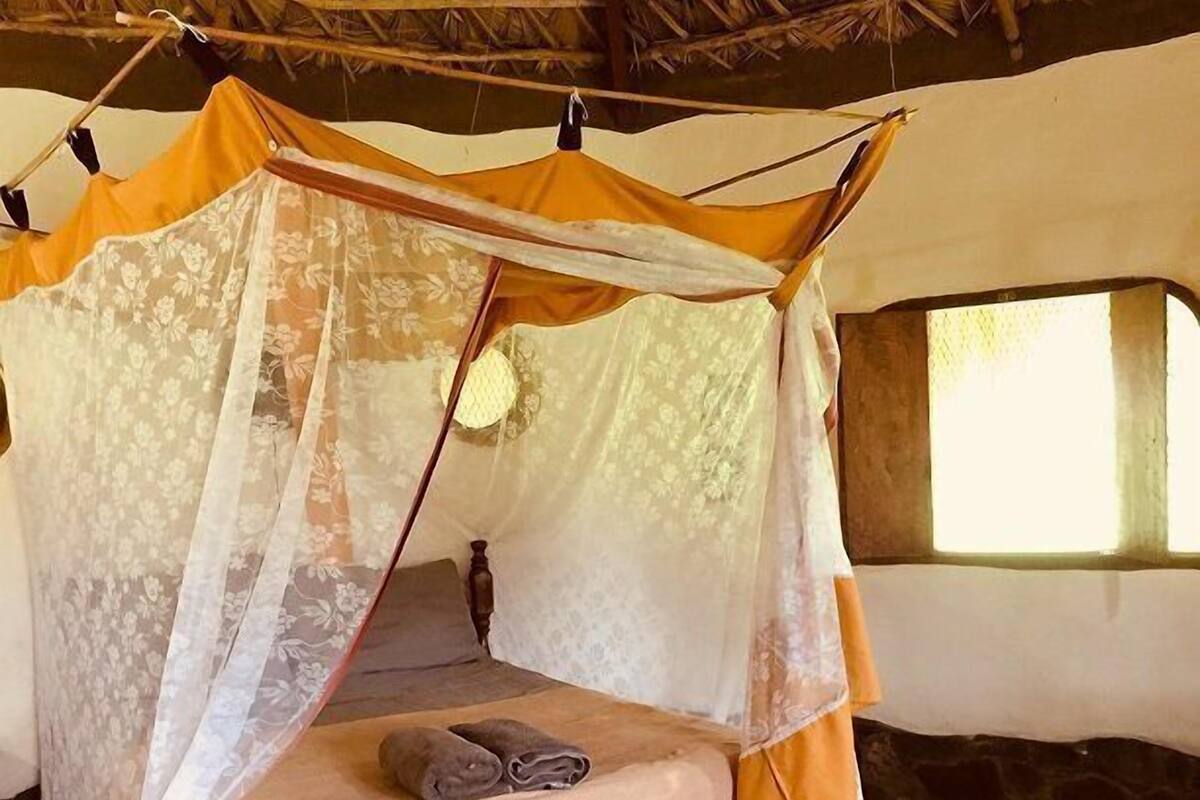 Deluxe-mökki, useita sänkyjä, vuoristonäköala (Bamboo Lodge) | Tallelokero huoneessa, työpöytä, yksilöllisesti sisustettu