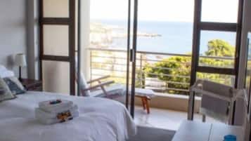 3 bedrooms, Egyptian cotton sheets, premium bedding, down duvets