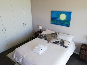 Apartment, 3 Bedrooms | 3 bedrooms, Egyptian cotton sheets, premium bedding, down duvets - Sunset View at Whale Cove (De Kelders)