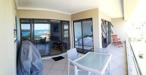 Apartment, 3 Bedrooms | Balcony - Sunset View at Whale Cove (De Kelders)