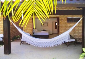 Deluxe Suite, 1 Queen Bed, Pool View | Room amenity - Mahalo Tropical Pousada e Lounge - Praia de Cumbuco (Caucaia)