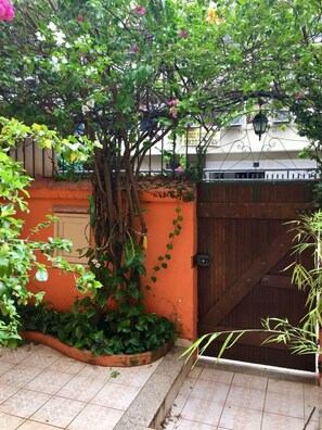 Front of property - Leblon 2 Quartos 500 Metros da Praia (Rio de Janeiro)