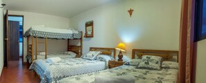 Family Room, Multiple Beds, Courtyard View | Free WiFi - Hospedaje el Mirador (Villa de Leyva)