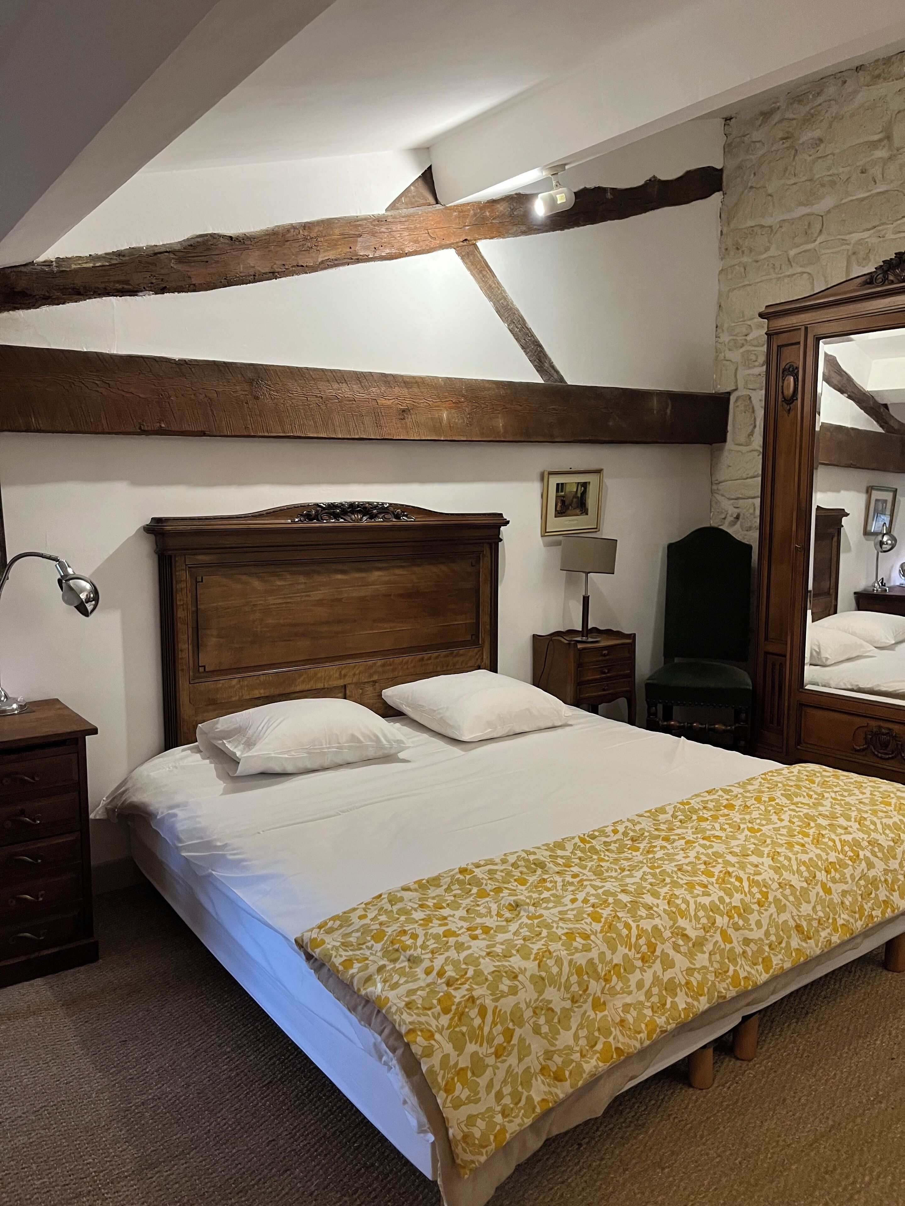 Klassieke driepersoonskamer, Meerdere bedden, niet-roken, uitzicht op tuin | Individueel gedecoreerd, individueel gemeubileerd, een bureau