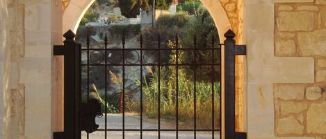 Entrada de la propiedad