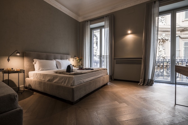 Suite monolocale Junior, balcone, vista città | Biancheria da letto di alta qualità, copriletto in piuma