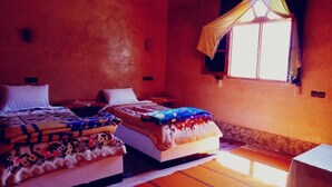 Desk, free cots/infant beds, free WiFi, bed sheets - Auberge Oued Dades (Ait Sedrate Jbel El Soufla)