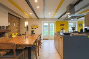 Dining - Holiday Home 'Le Clos Du Verdelet À Planguenoual' with Sea View, Private Pool and Wi-Fi (Lamballe-Armor)