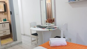 Apartment (522) | In-room safe, blackout drapes, iron/ironing board, WiFi (free) - Studio em Praia de Botafogo (Rio de Janeiro)